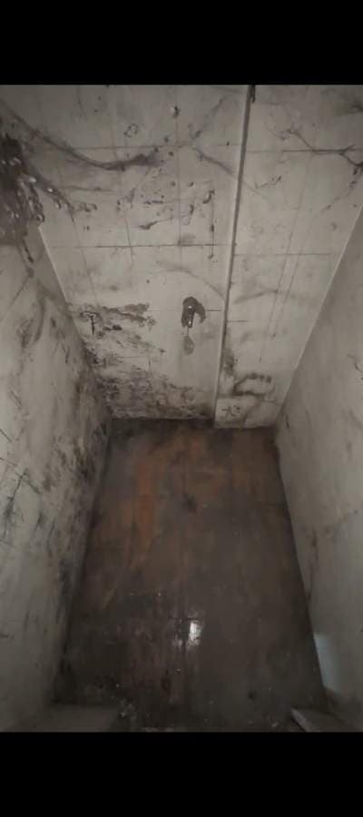 Antenatal Washroom (Left) (G-27) – before renovation